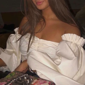 Rotate Birger Christensen Top - Rotate Birger Christensen topp i storlek 34. Lite sliten i ärmarna. Nypris 2600kr