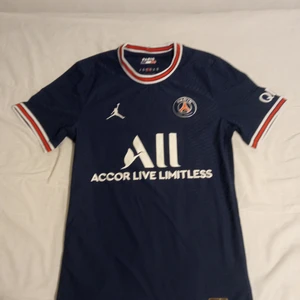 PSG match tröja 21/22 - Storlek: S Nypris: 1599kr 
