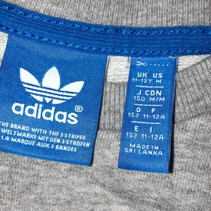 Adidas tröjor  - Fräscha adidas tröjor i fint skick. I storlek 152   11-12 år. En tröja för 100kr och 2 för 200kr. 