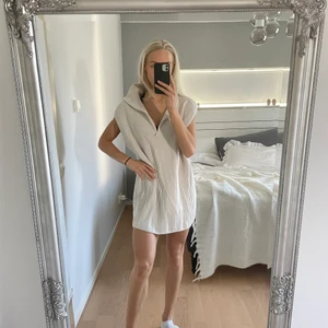 Stickad klänning - Fin stickad klänning från hm som jag aldrig använt. Säljer för 160 ink frakt