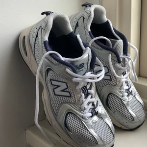 NEW BALANCE MR530 strl 38 - Som nya new balance i storlek 38. Unisex. Som nyskick då de är använda några gånger inomhus, se sula👟👟