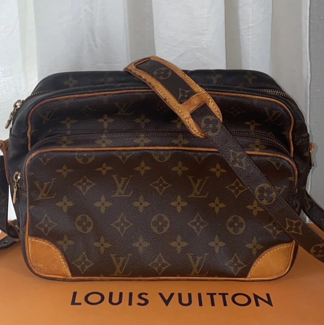 Louis Vuitton  - 90