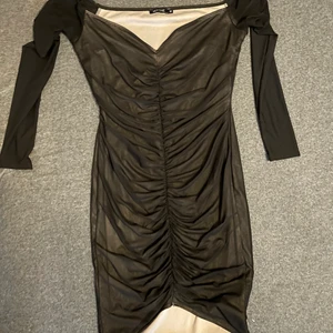 FestKlänning - Använd några gånger, storlek M