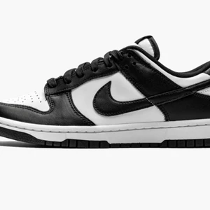 NIKE SKOR - Storlek 38. Säljer på pga fel storlek och har ej kvitto. Dam skor. Pris kan diskuteras. Tar bara swish 