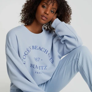 Sweatshirt - Sweatshirt från gina som köptes förra året som tyvärr inte har blivit så använd💖