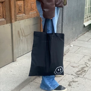 Tygpåse  - Kontakta gärna oss via instagram om du har några funderingar kring påsen eller vill beställa🤍 Instagram: Bagnbag.uf