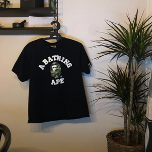 Bape t shirt - Storlek M. väldigt fint skick!!! Boxy fit 
