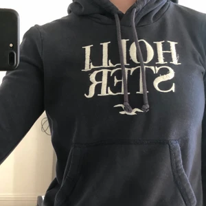 Hoodie från Hollister - Hoodie från märket Hollister i storlek XS.