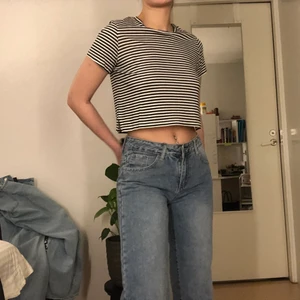 Randig T-shirt  - Enkel T-shirt som tyvärr inte kommer till användning🤍