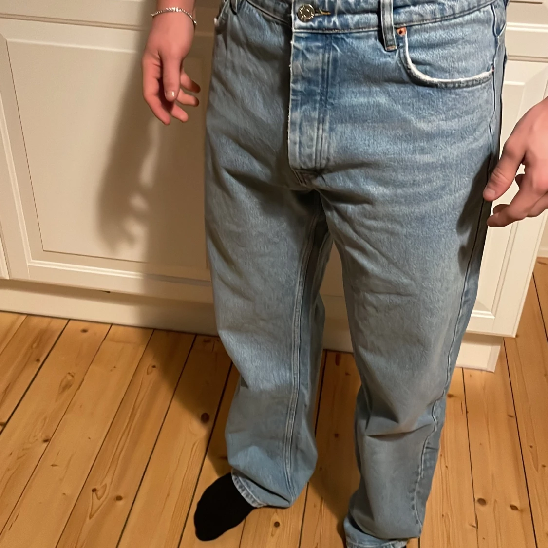 Ljus blåa vida jeans från Just Junkies