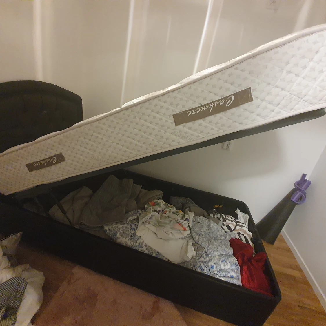 Jätte bra säng använder men inte så mycket - 90