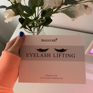 Lashlift - Säljer ett lashlift kit då jag ej kommer få användning av det. Endast testad en gång men nu har jag börjat med fransförlängning så kan ej använda det. Funkar utmärkt och alla flaskor är fulla. 💕💕💕Skriv om du har några frågor🥰