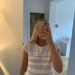 T-shirt från topshop - Använd en gång, skicket är som nytt 