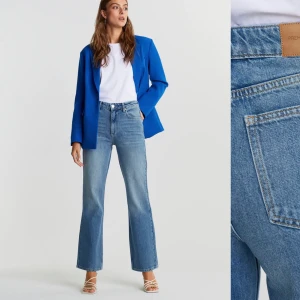 Vintage flared jeans  - I princip oanvända jeans från gina tricot i modellen ”vintage flare jeans” En otroligt snygg och populär modell i en cool blå färg! Nypris 600kr och dom är i superfint skick använda ett fåtal gånger