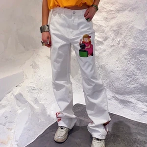 Illbatting jeans - Fick hem domhär sjukt snygga jeansen idag men tyvär var dom för stora på mej så måste sälja dom vidare. Dom är storlek w28 L32 och är en baggy lite lågmidjad modell. Hoppas dom kan komma till användning till nån annan❤️