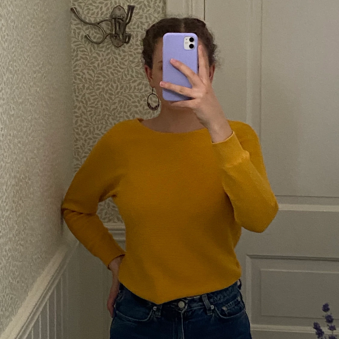 Gul tröja med öppen rygg - 90