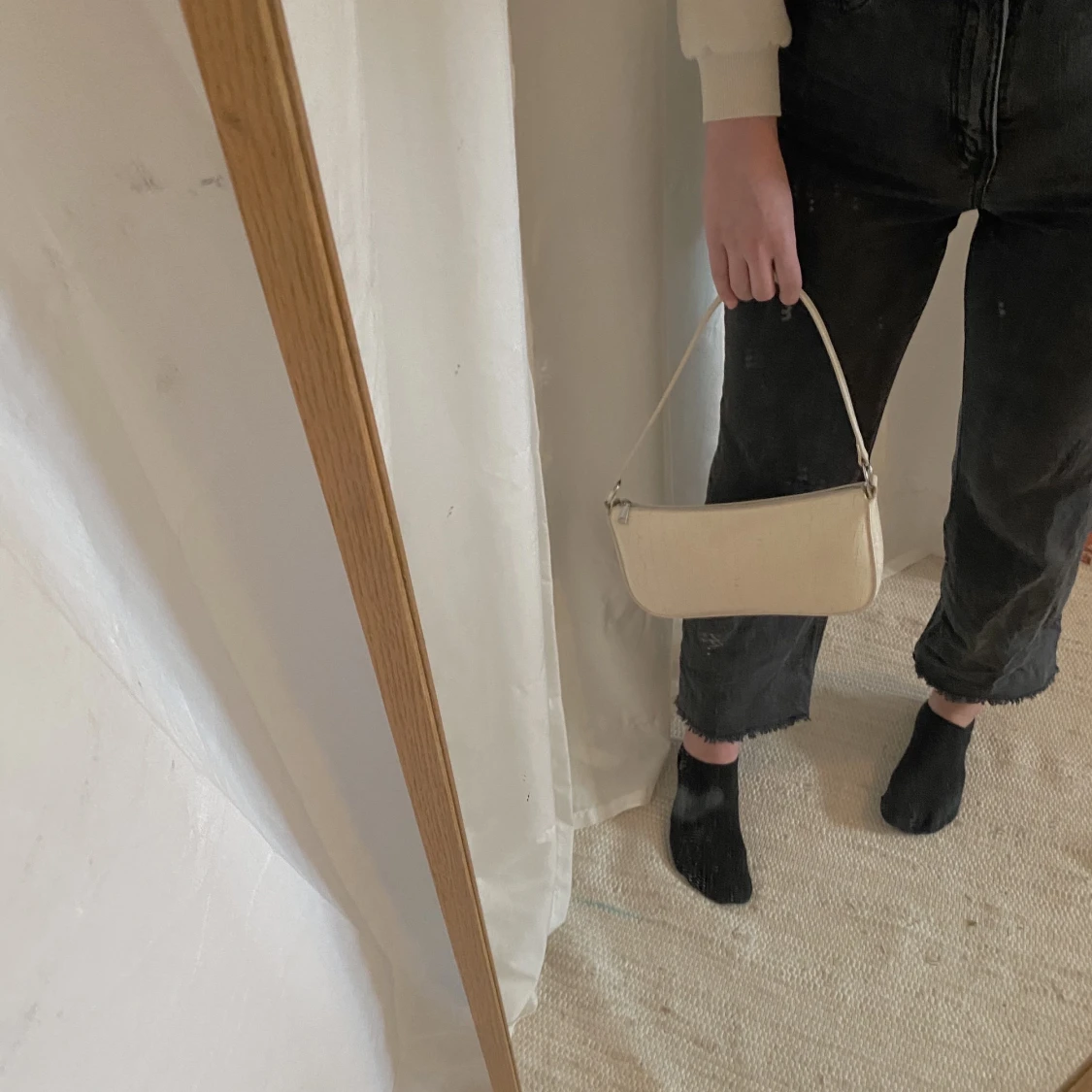 Svarta vida jeans  - 90