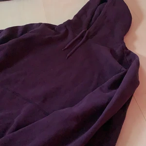 Oversized hoodie - Super söt, fick den i present men har aldrig använt den. Inte riktigt min färg.