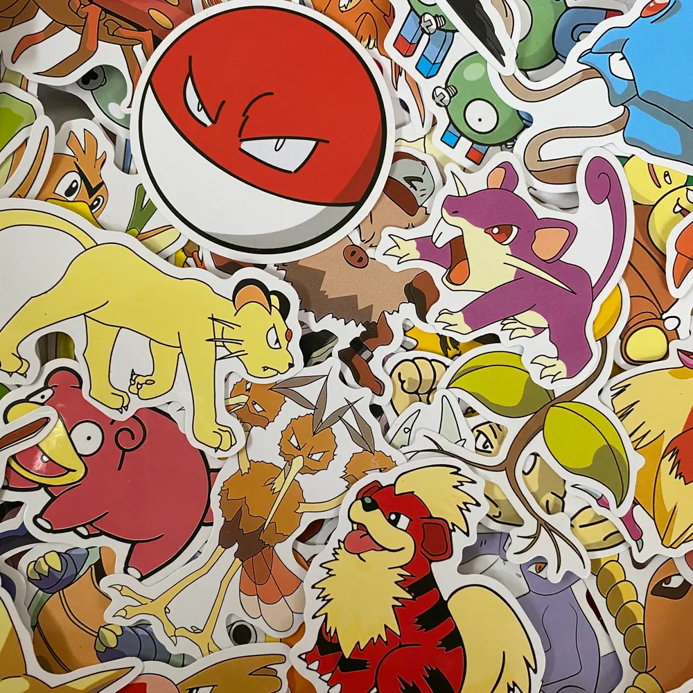 Super söta Pokémon stickers 🤍 perfekta till att klistra på datorn eller mobilskal!! Säljer dessa då jag råkade köpa för många. Alla är runt 6cm, vissa lite större och vissa något mindre💗 skicka privat för fler bilder, frågor eller vid intresse! 💗5kr/st💗. Accessoarer.