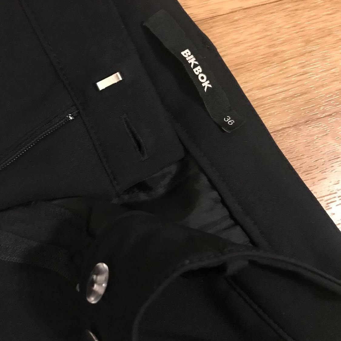 Kostymbyxor strl 36, 200kr - 91