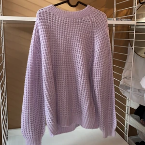 Stickad tröja  - Stickad tröja från lager 157, oanvänd.