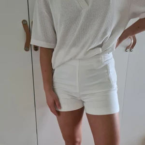 Kostym shorts  - Stretchiga kostym shorts från Zara. Stl S men passa även mig som kan ha M ibland. Väldigt lite använda.