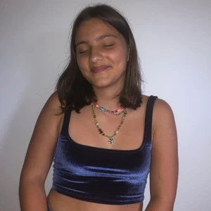 fairy pärlhalsband - fairy grunge inspirerat pärlhalsband med kristaller på! dessa är handgjorda och kostar 40 kr + frakt!