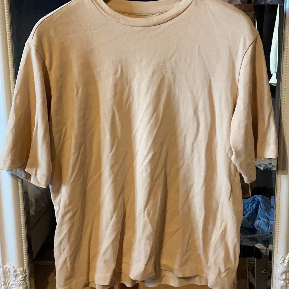 Jätte snygg beage tröja från lager 157, oanvänd storlek s. 50kr + frakt  . T-shirts.