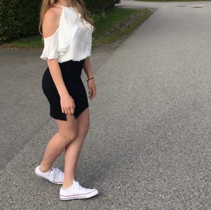 Kjol från Bondelid  - Marinblå kjol från bondelid! Storlek XS 