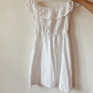 Vit klänning  - Vit klänning