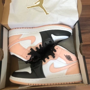 Jordan air 1 -  Helt nya aldrig använda, säljes pga fel storlek