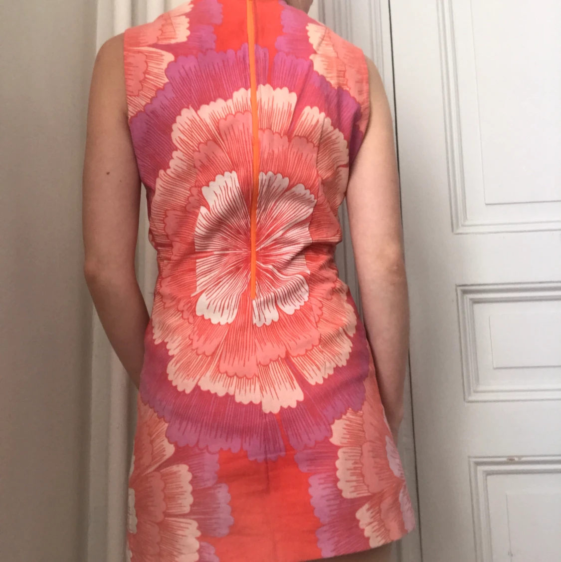 Mönstrad 60-tals klänning - 91