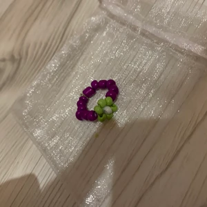 Hemma gjor jätteeee söt ring  - Jätte söt ring vill ha kvar men det är för att jag behöver pengarna😂