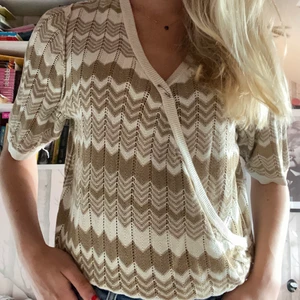 Snygg tröja - Så snygg och populär tröja från Lindex, lite oversized på mig som vanligtvis har S/Xs men löste det med en säkerhetsnål. 