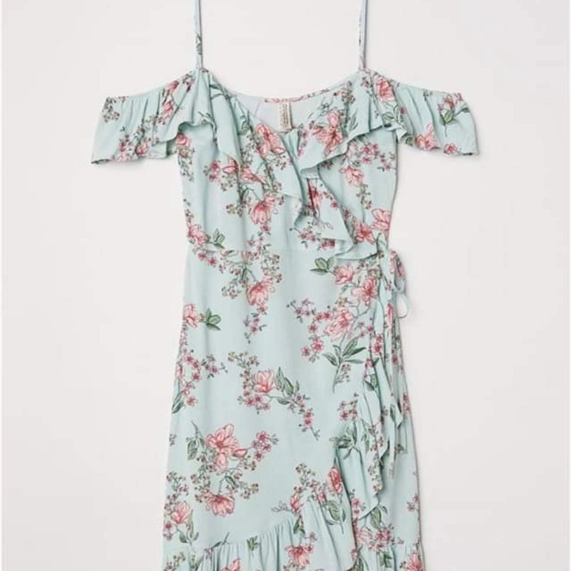 Cold shoulder klänning