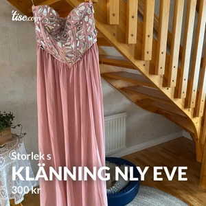 Nly eve klänning  - Klänning från nly eve aldrig använd prislappar och tags sitter fortfarande kvar 