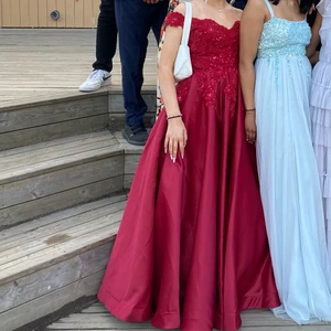 Balklänning - Säljer min jättefina balklänning! Använd 1 gång så nyskick! 