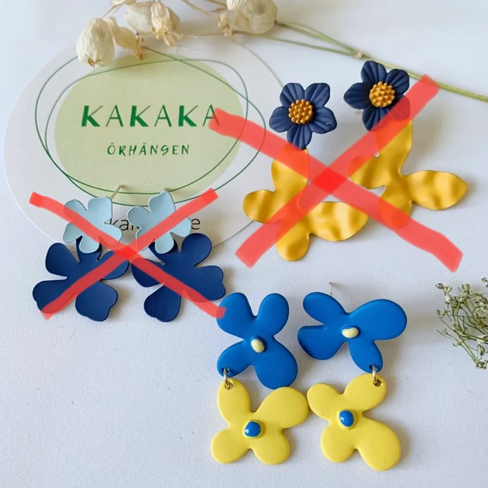 Blommor örhängen i nyskick, oanvända, S925 ❤️ 75kr/par eller 210kr för alla 🍄 Instagram: kakaka.se . Accessoarer.