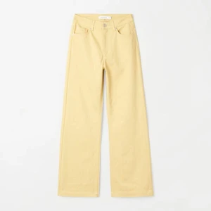 Gula Carin Wester jeans, strl 36 - Fina vida jeans från Carin Wester. Perfekt nu till våren. Köpte på Plick men var lite för tighta på mig :(