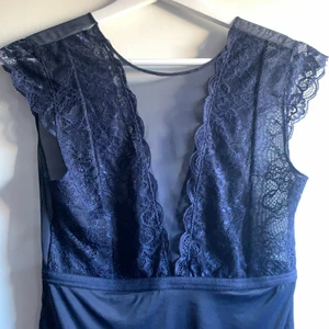 Mörkblå body - Mörkblå body från Veromoda🦋 storlek S, köparen står för frakt💎