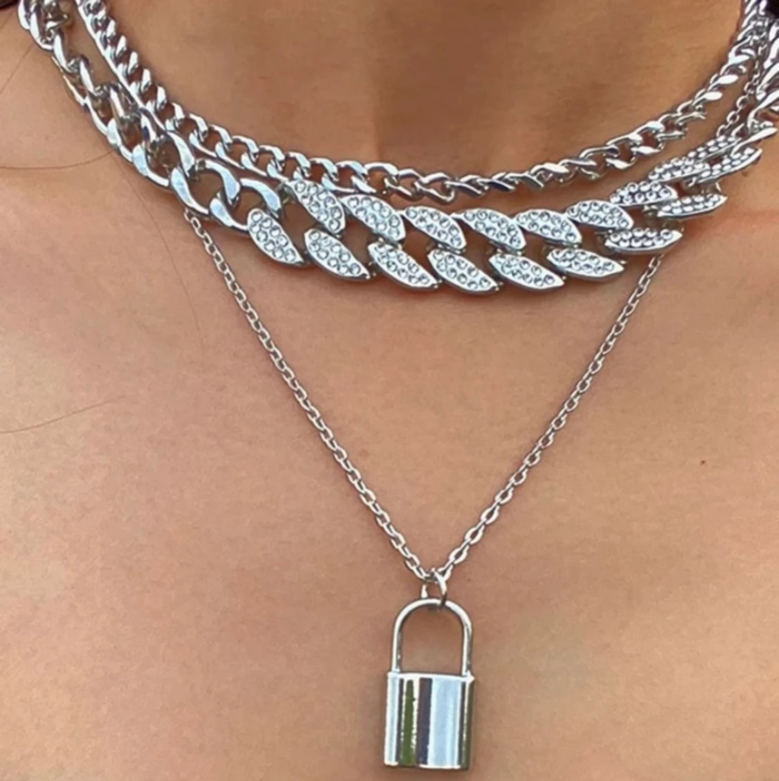 Jättefint halsband från shein😍