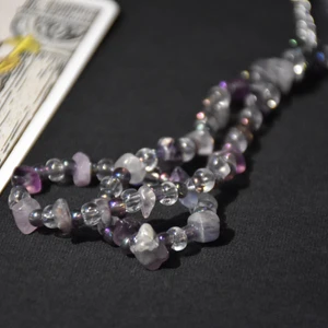 Halsband flourit - Halsband med äkta flourit och glaspärlor. 