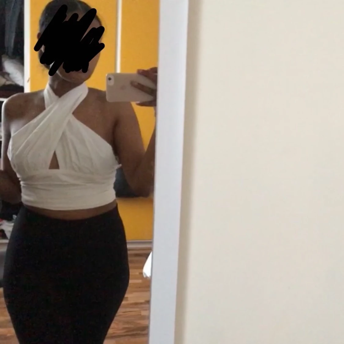 Linne med korsning vid halsen - 90