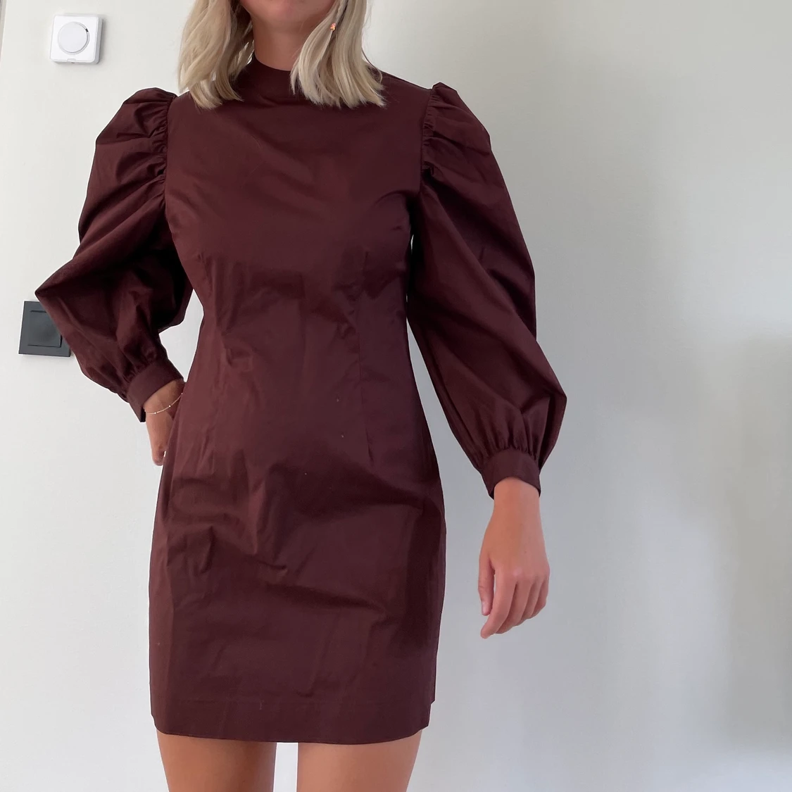 Klänning med puffärm