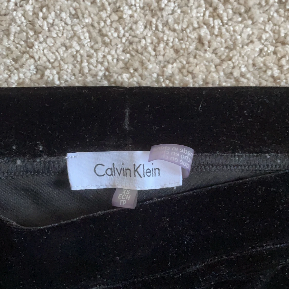 Calvin Klein sammetsbyxor  - 90