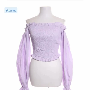 NAKD lila topp - Superfin, aldrig använd NAKD topp i stl 34 men passar även 36 då smockmaterialet är stretchigt 