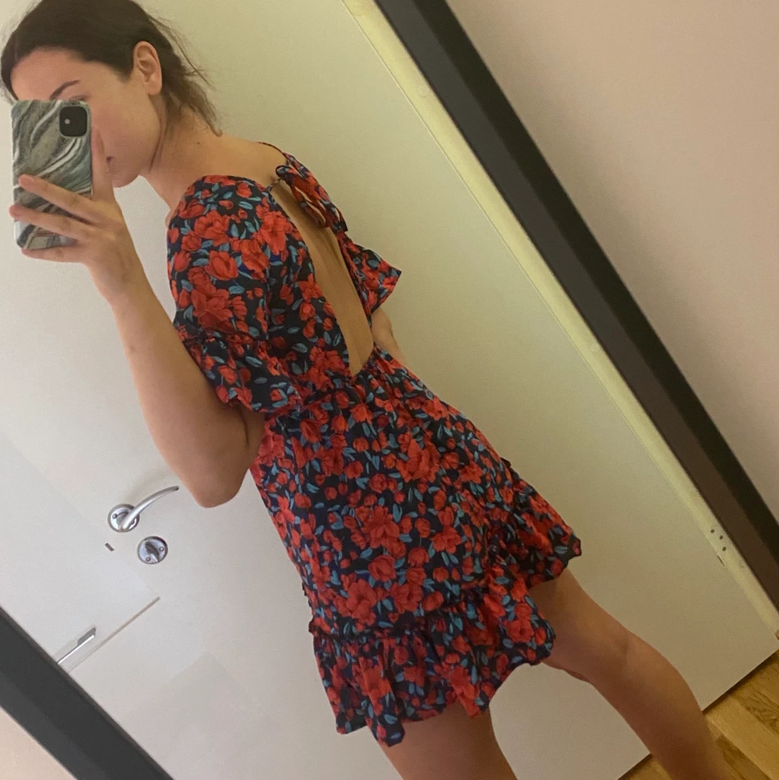 Klänning med öppen rygg! - 90