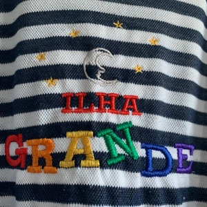 T-SHIRT - drömmig tshirt inköpt second hand. ganska lång men hade varit perfekt om man croppade den! frakt: 50 kr 🌙✨