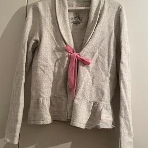 Odd Molly kofta - Odd Molly kofta storlek 3, sitter som medium/large. Använd fåtal gånger.