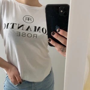 T-shirt - Superfin t-shirt med snyggt tryck!💞 Storlek XS💞